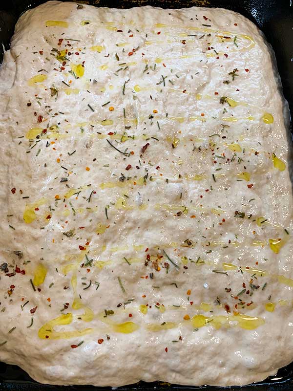 Condimentada con sal gruesa y romero Condimentada con sal gruesa y romero